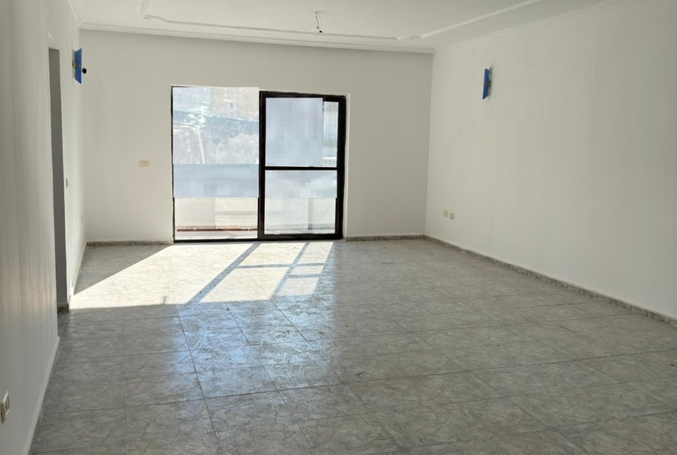 Tirane, shitet apartament 3+1 Kati 5, 164 m² 268.000 € (Komuna E Parisit)