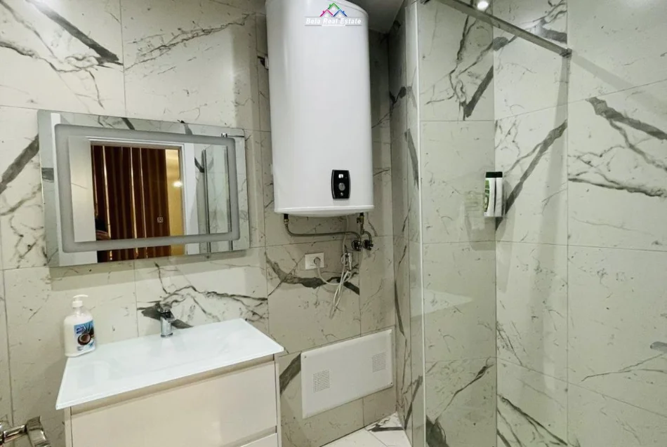 Tirane, jepet me qera apartament 2+1 Kati 4, 100 m² 840 € (rruga e barrikadave)