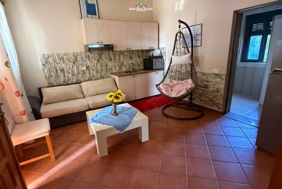 Tirane, jepet me qera Vile 2+1 Kati 4, 85 m² 450 € (Astir)