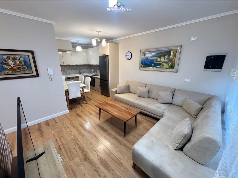 Tirane, jepet me qera apartament 2+1 Kati 0, 90 m² 700 € (kodra e diellit)