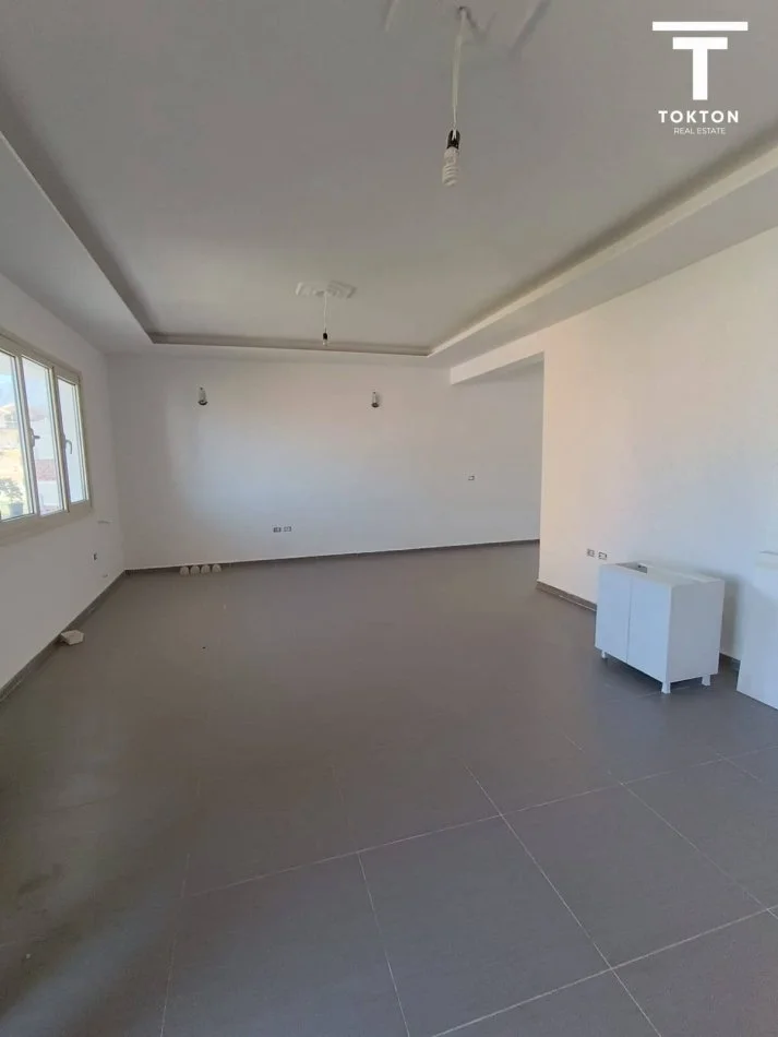 Tirane, jepet me qera apartament 3+1 Kati 2, 135 m² 350 € (Kodra Priftit) TT 912