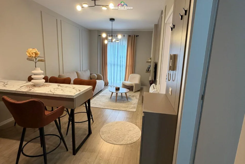 Tirane, jepet me qera apartament 1+1+Ballkon Kati 4, 60 m² 570 € (univers city)