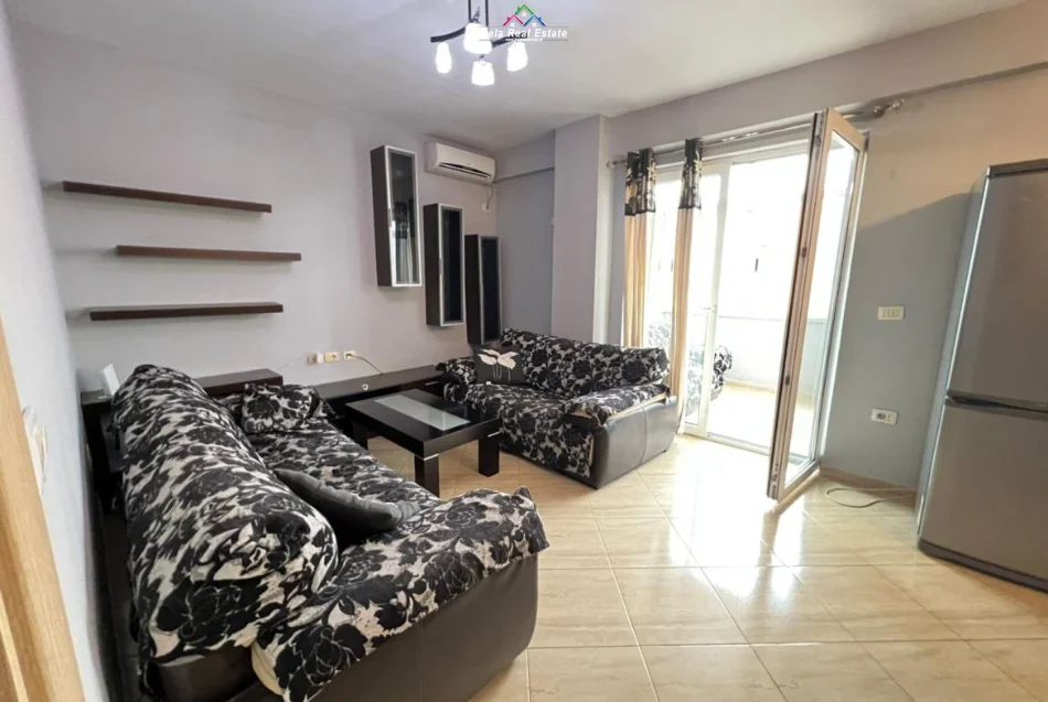 Tirane, jepet me qera apartament 1+1+Ballkon Kati 6, 110 m² 520 € (jordan misja)