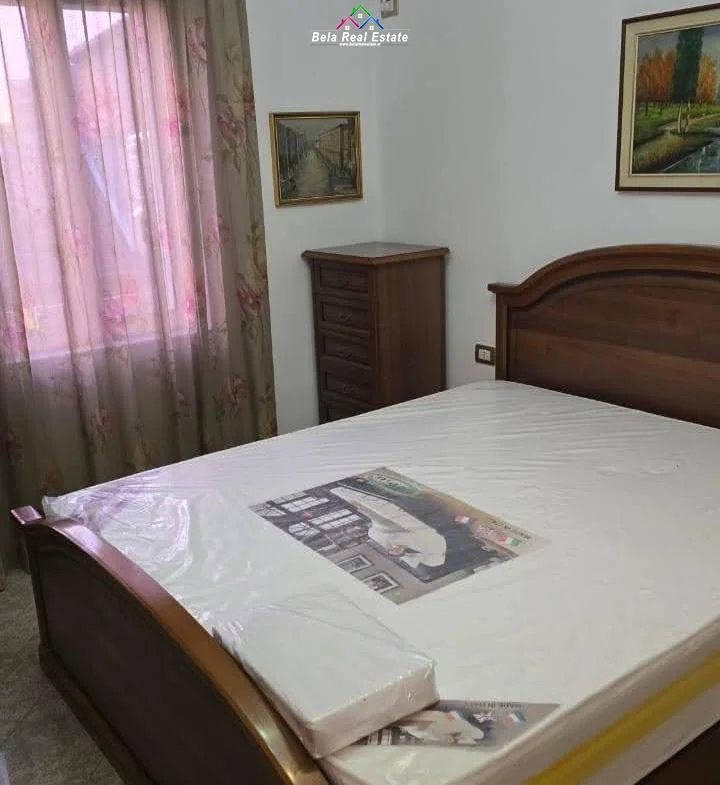 Tirane, jepet me qera apartament 2+1 Kati 3, 70 m² 575 € (rruga e dibres)