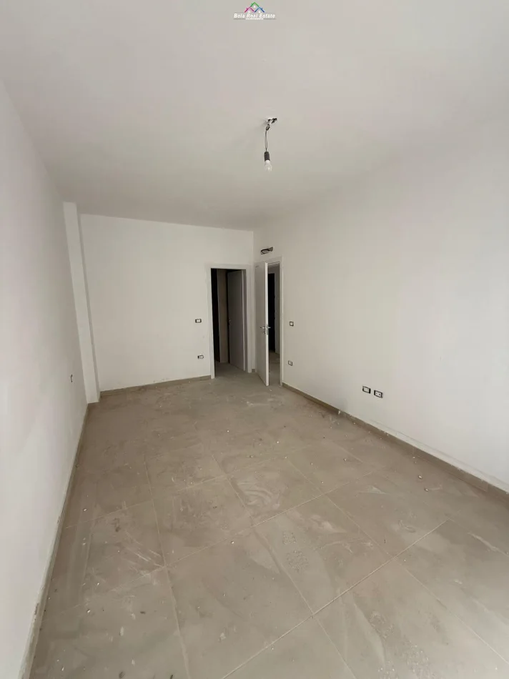 Tirane, jepet me qera zyre Kati 1, 120 m² 1.260 € (dritan hoxha)
