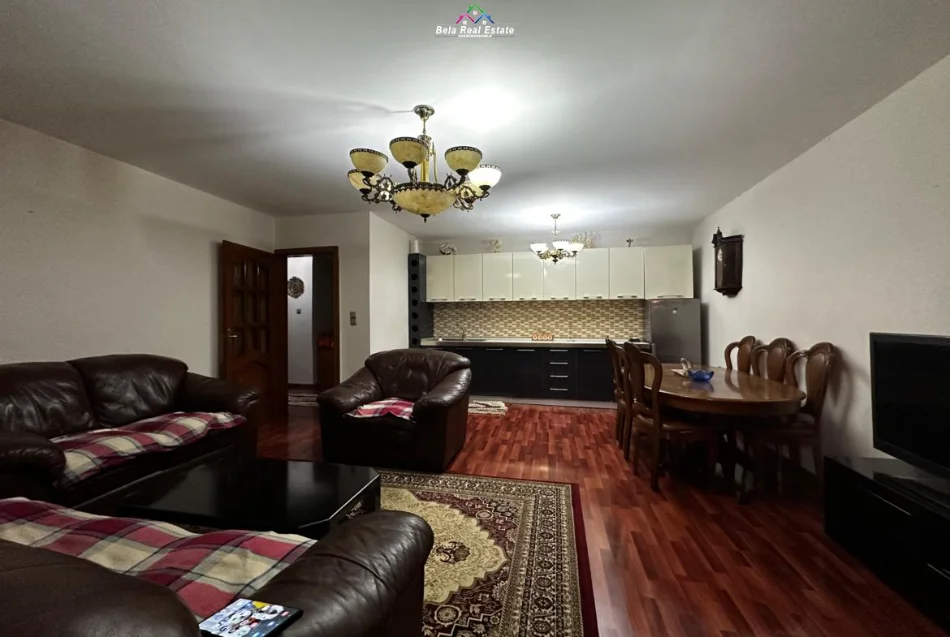 Tirane, jepet me qera apartament 2+1 Kati 4, 80 m² 580 € (mine peza)