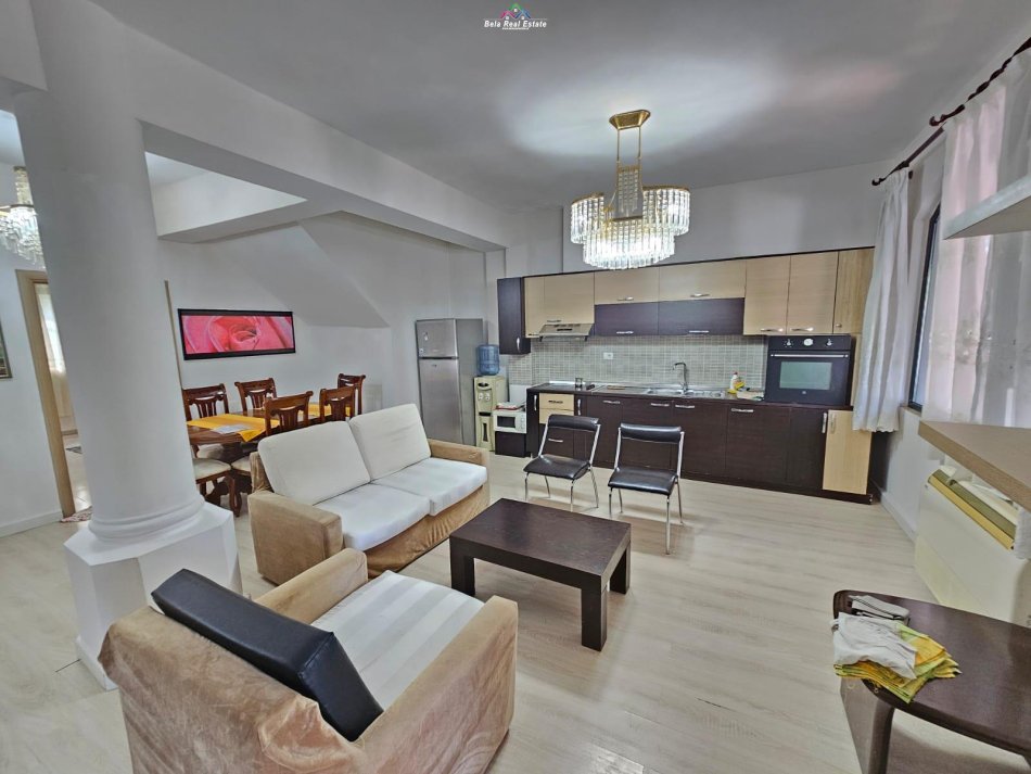 Tirane, jepet me qera Vile 3+1 Kati 1, 135 m² 500 € (tregu elektrik)