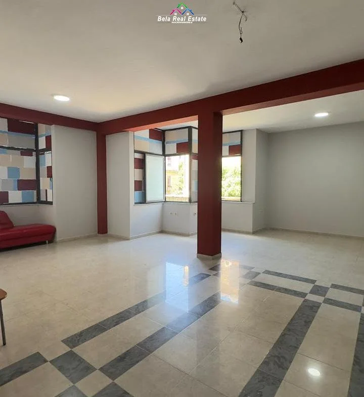 Tirane, jepet me qera zyre Kati 0, 100 m² 950 € (Rruga e Durresit)