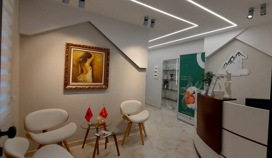 Tirane, jepet me qera ambjent biznesi Kati 0, 70 m² 1.900 € (rruga Fortuzi)