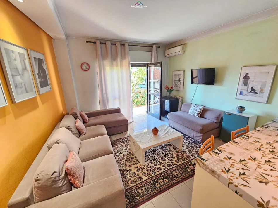 Tirane, jepet me qera apartament 1+1+Ballkon Kati 3, 60 m² 530 € (Rruga e Kavajes)