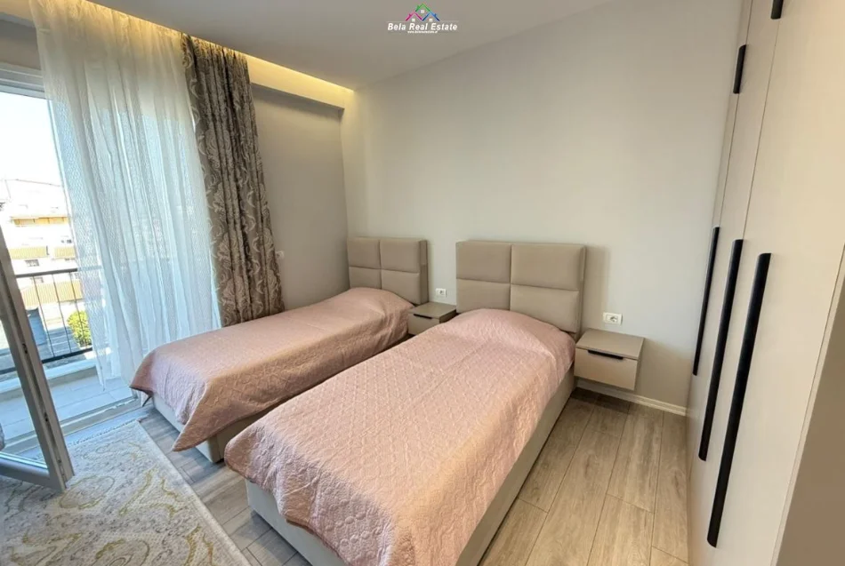 Tirane, jepet me qera apartament 2+1 Kati 4, 100 m² 680 € (xhanfize keko)