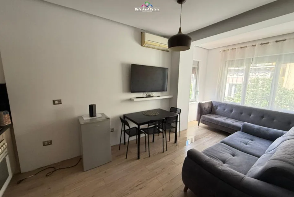 Tirane, jepet me qera garsonier 1+1 Kati 3, 64 m² 600 € (rruga e barrikadave)