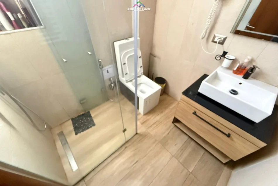 Tirane, jepet me qera garsonier 1+1 Kati 3, 64 m² 600 € (rruga e barrikadave)