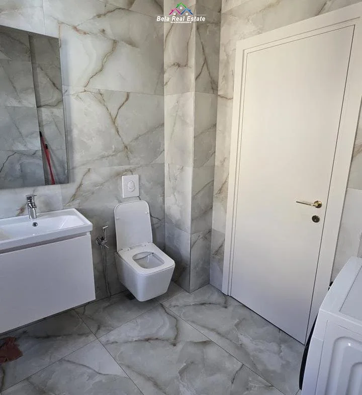 Tirane, jepet me qera apartament 1+1+Ballkon Kati 8, 70 m² 630 € (mikel maruli)