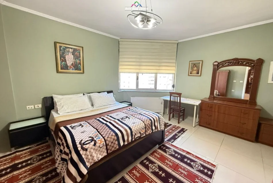 Tirane, jepet me qera apartament 1+1+Ballkon Kati 7, 70 m² 520 € (selvia)