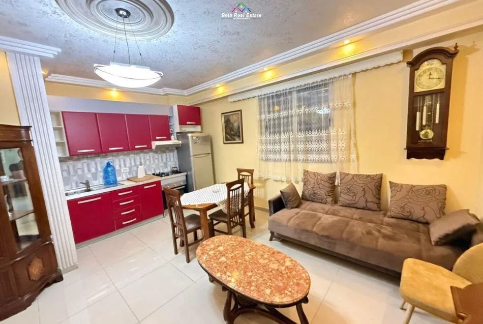 Tirane, jepet me qera apartament 1+1+Ballkon Kati 7, 70 m² 520 € (selvia)