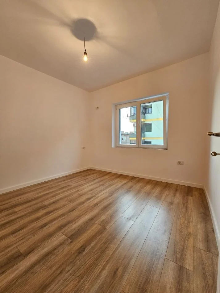 APARTAMENT NE SHITJE : 1+1 📍Mozaiku i Tiranes || Kt.5 - (98,000€) - Sp.45m² - 100% e Re✨