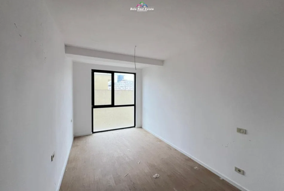 Tirane, jepet me qera zyre Kati 3, 70 m² 650 € (mine peza)