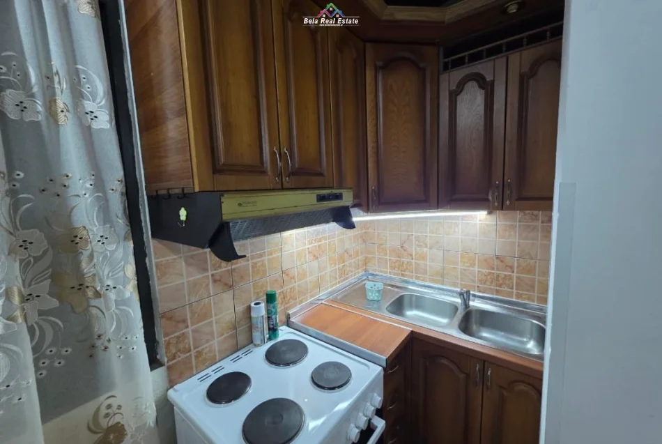 Tirane, jepet me qera Vile 1+1 Kati 4, 75 m² 420 € (xhanfize keko)