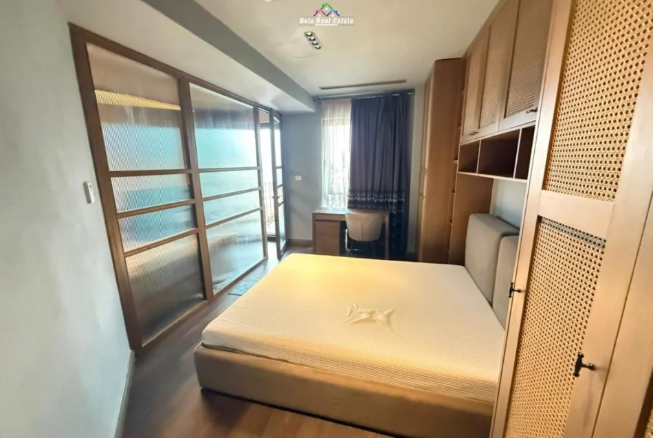 Tirane, jepet me qera apartament 1+1+Ballkon Kati 9, 75 m² 1.000 € (rruga e kavajes)