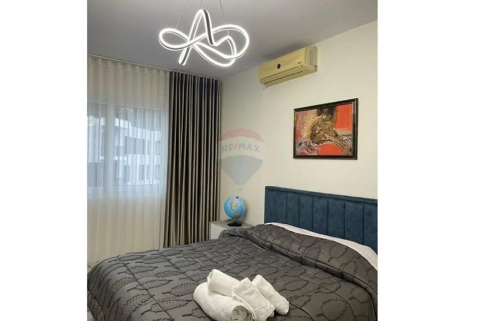 Tirane, jepet me qera apartament 1+1 Kati 8, 70 m² 900 € (Rruga e Kosovareve)