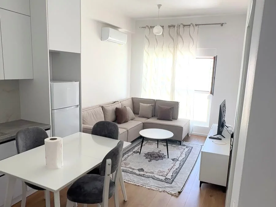 Tirane, jepet me qera apartament 1+1 Kati 8, 90 m² 450 € 