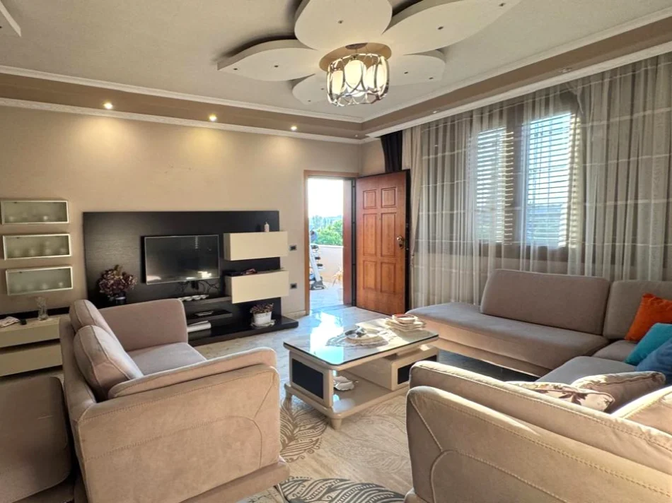 Tirane, jepet me qera Vile 2+1+Ballkon Kati 3, 145 m² 500 € (Rruga Njazi Meka)