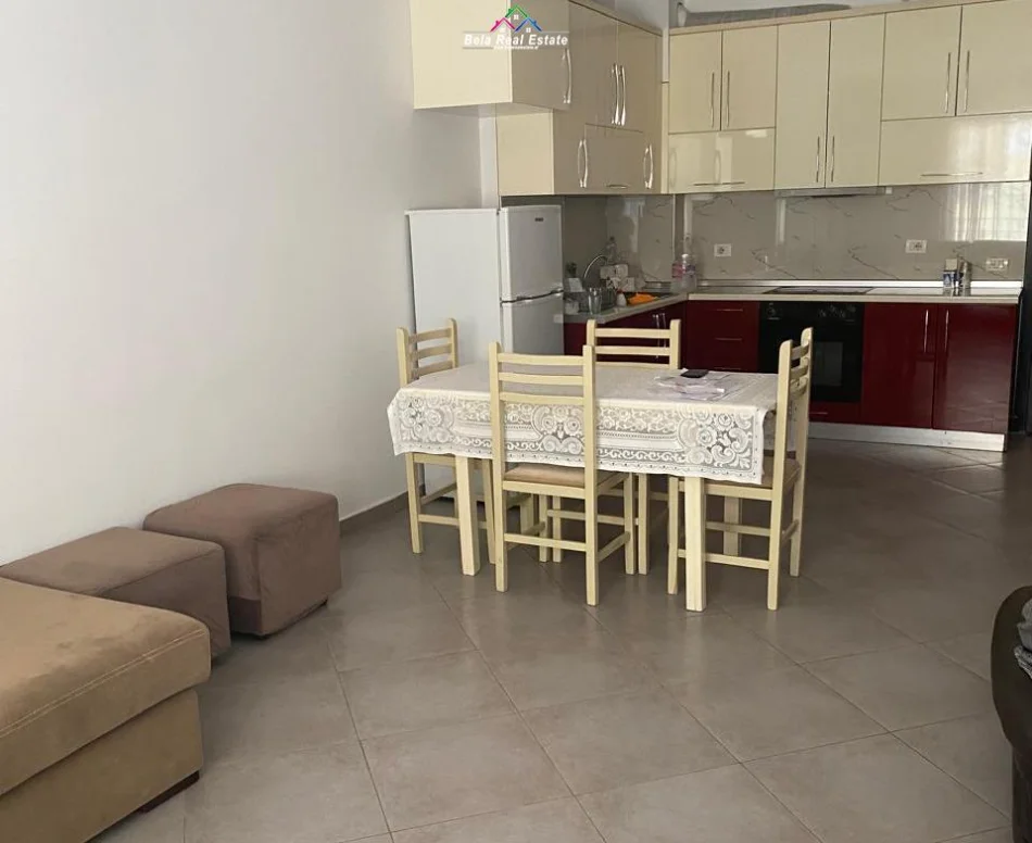 Tirane, jepet me qera apartament 2+1 Kati 4, 85 m² 570 € (KODRA E DIELLIT)