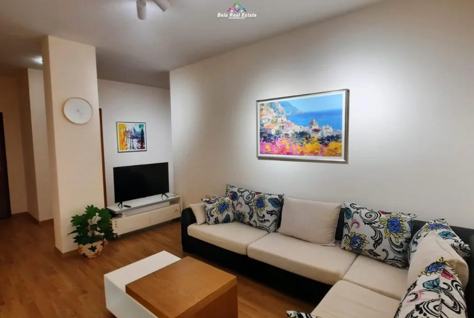 Shqiperi, jepet me qera apartament 2+1 Kati 2, 115 m² 750 € (liqeni i thate)