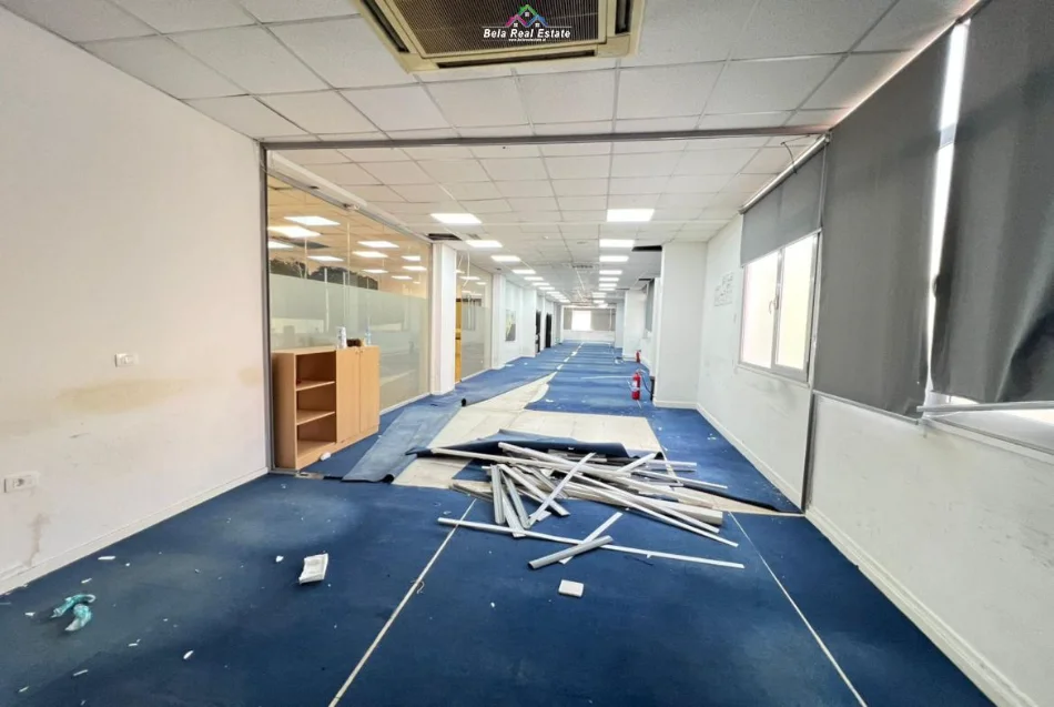 Tirane, jepet me qera zyre Kati 1, 500 m² 7.000 € (stadiumi dinamo)