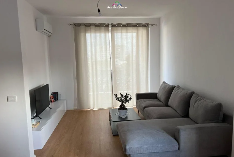 Tirane, jepet me qera apartament 2+1 Kati 5, 100 m² 550 € (RRuga e Dibres)