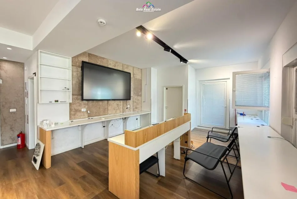 Tirane, shes zyre Kati 0, 200 m² 500.500 € (ali demi)
