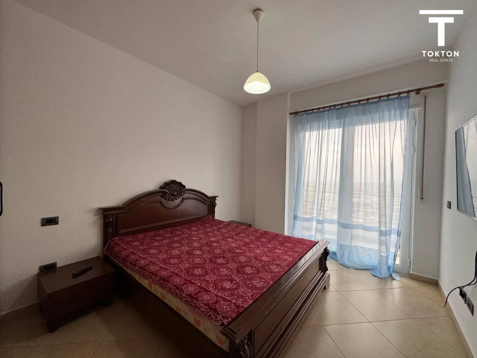 Tirane, jepet me qera apartament 3+1 , 134 m² 550 € (Fresku) TT 435