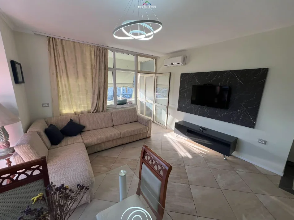 Tirane, jepet me qera apartament 1+1 Kati 4, 70 m² 530 € (Rruga Dritan Hoxha, Laprake)