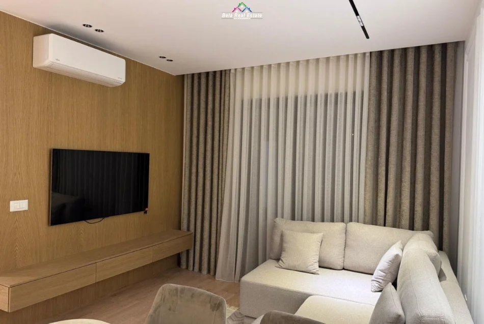 Tirane, jepet me qera apartament 1+1+Ballkon Kati 4, 68 m² 1.000 € (komuna e parisit)