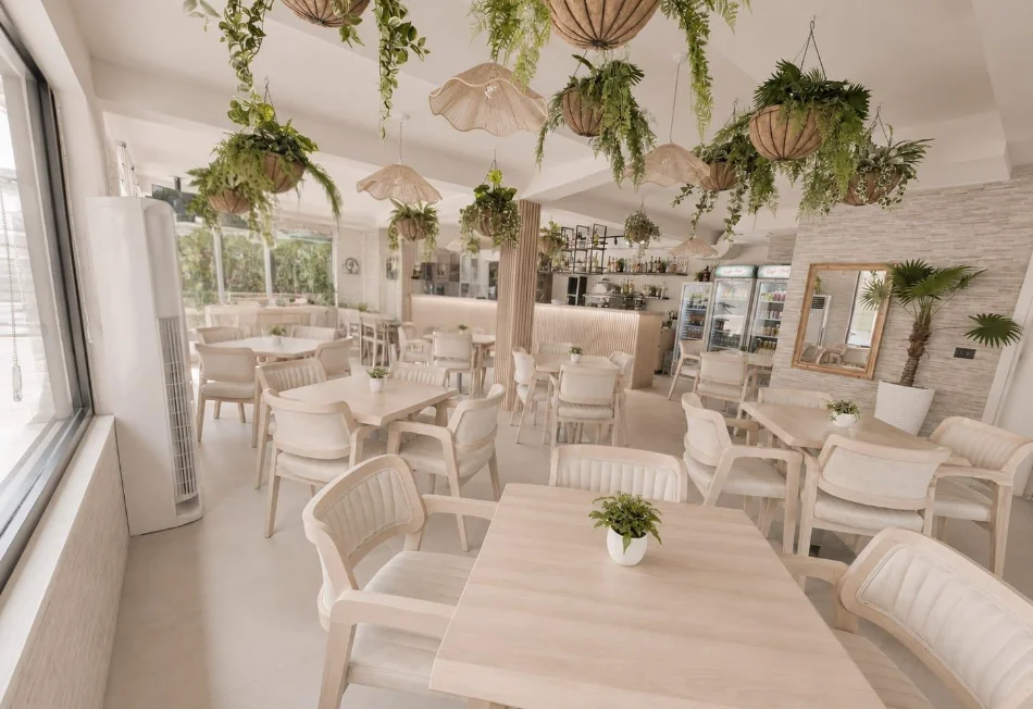 Tirane, jepet me qera lokal Kati 0, 160 m² 2600 € (Xhanfize keko)