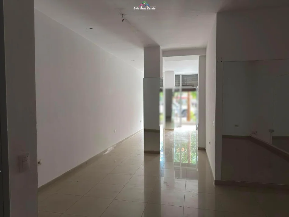 Tirane, jepet me qera dyqan Kati 0, 41 m² 51 € (komuna e parisit)
