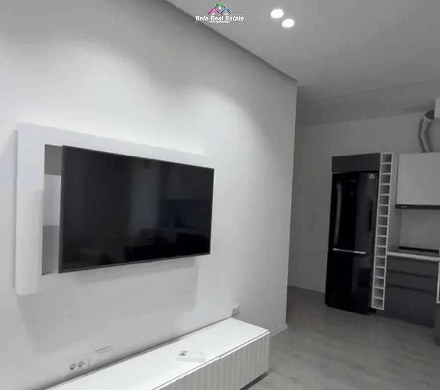 Tirane, jepet me qera apartament 1+1+Ballkon Kati 3, 70 m² 680 € (selvia)