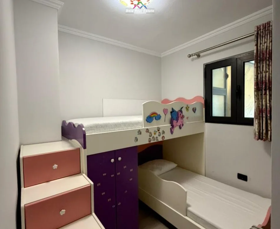 Tirane, jepet me qera apartament 3+1 Kati 6, 125 m² 1.200 € (delijorgji)