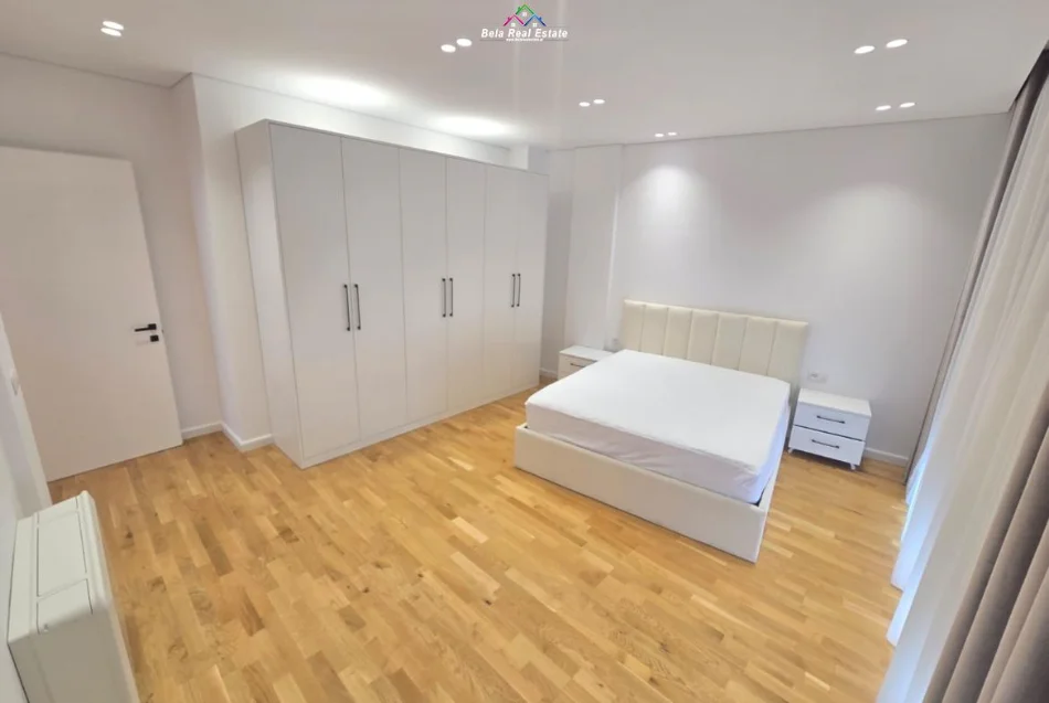 Tirane, jepet me qera Vile Kati 3, 290 m² 3.200 € (teg)