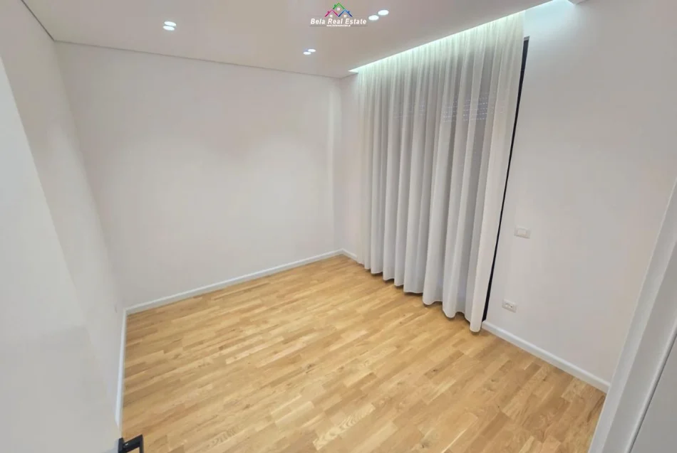Tirane, jepet me qera Vile 2 Katshe Kati 2, 290 m² 3.200 € (Rruga e Vilave)