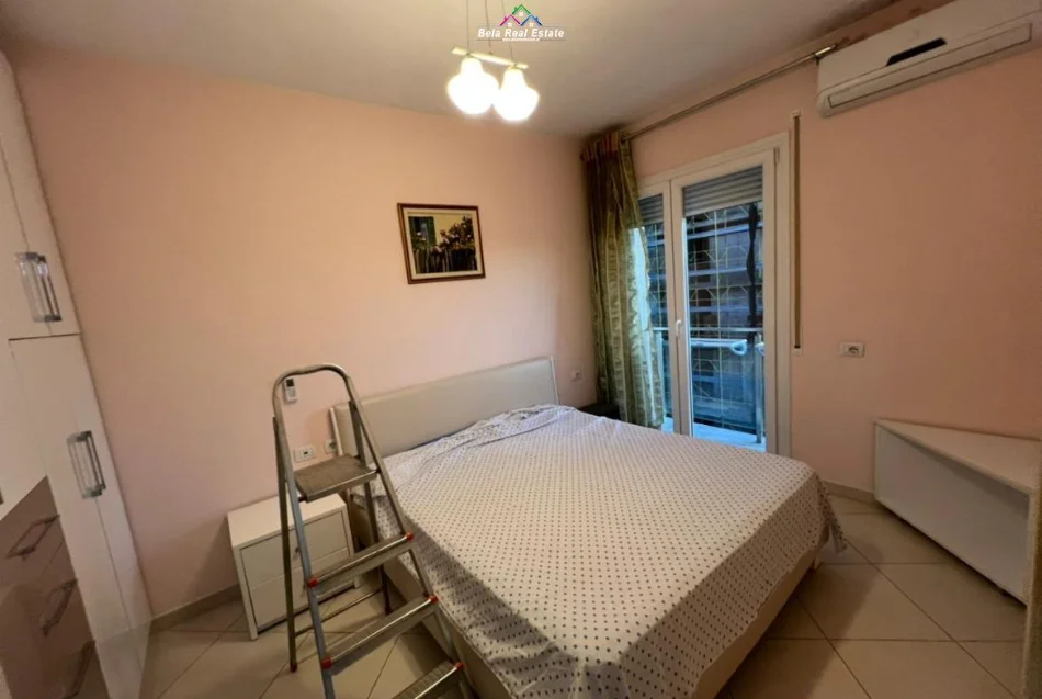 Tirane, jepet me qera apartament 1+1+Ballkon Kati 3, 68 m² 520 € (zogu i zi)