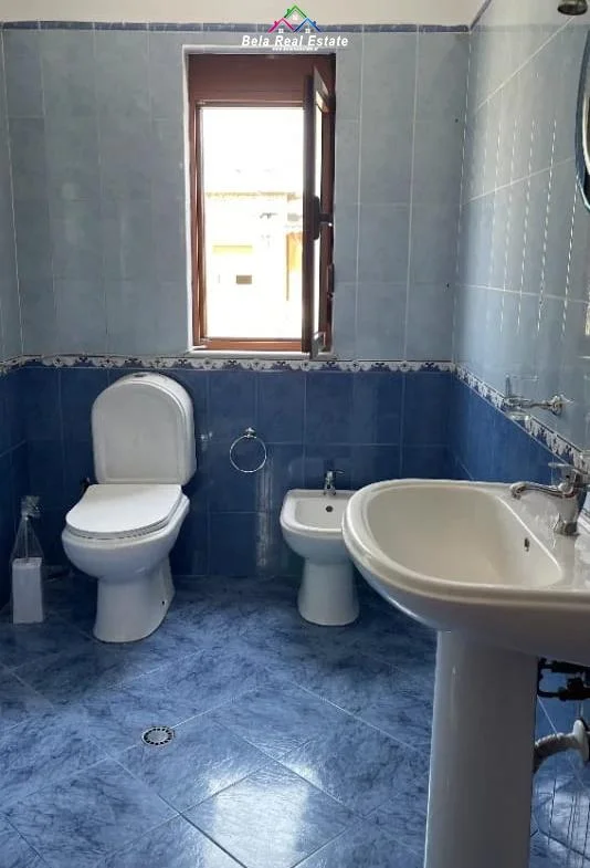 Tirane, jepet me qera apartament 1+1+Ballkon Kati 5, 60 m² 475 € (oxhaku)