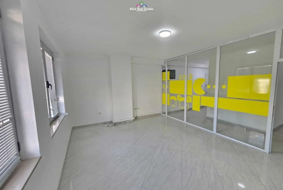 Tirane, jepet me qera zyre Kati 4, 130 m² 1.500 € (Turdiu Center)