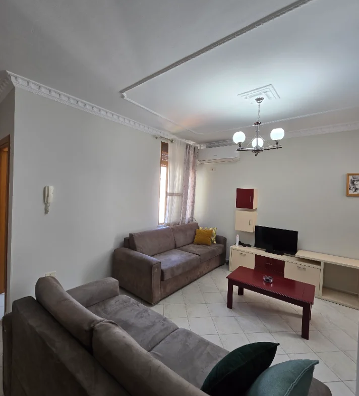 Tirane, jepet me qera apartament 2+1 Kati 8, 68 m² 670 € (bulevardi zogu i pare)