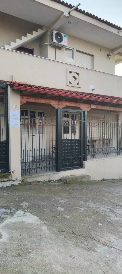 Tirane, jepet me qera Vile 1+1+Aneks+Ballkon Kati 1, 63 m² 330 € (Kristaq Capo , Tirane)