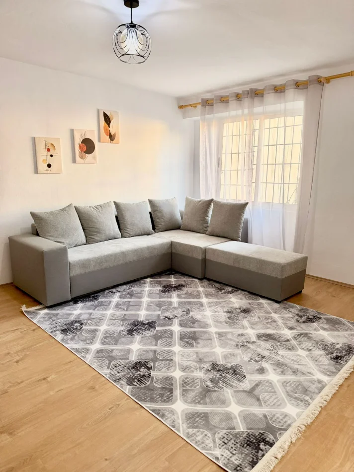 Tirane, jepet me qera apartament 1+1+Ballkon Kati 2, 60 m² 520 € (rruga bardhyl)