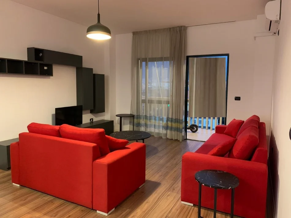 Tirane, jap me qera apartament 1+1+Ballkon Kati 7, 70 m² 850 € (Rruga e Elbasanit, prane Liceut Artistik)
