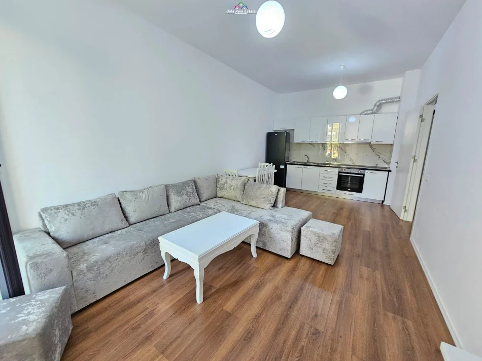 Tirane, jepet me qera apartament 1+1+Ballkon Kati 2, 65 m² 520 € (asl 2)
