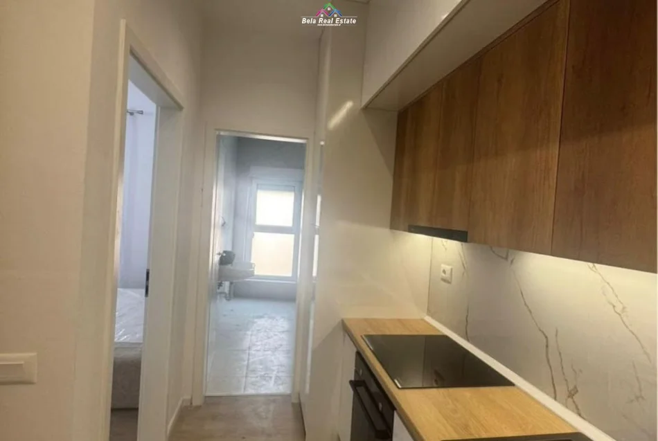 Tirane, jepet me qera apartament 1+1+Ballkon Kati 3, 75 m² 520 € (ali demi)
